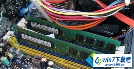 重新拔插内存条 win10系统运行游戏出错导致分配字节失败,终止程序运行的图文步骤